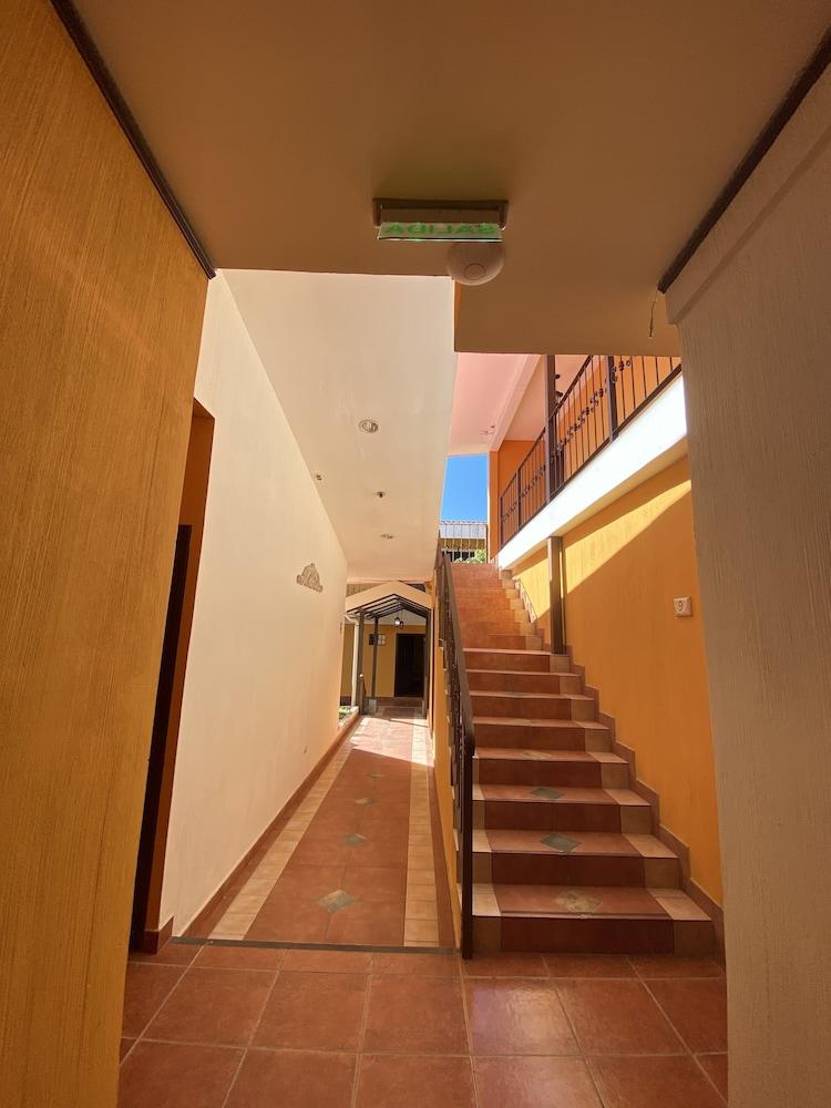 Hotel Villa Terra Сан-Сальвадор Экстерьер фото
